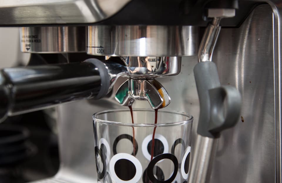 Regular portafilter extracting espresso