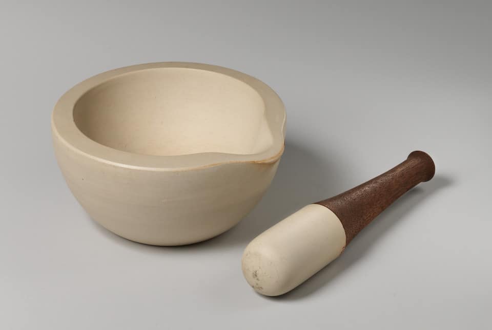 Mortar and pestle for grinding coffee beans