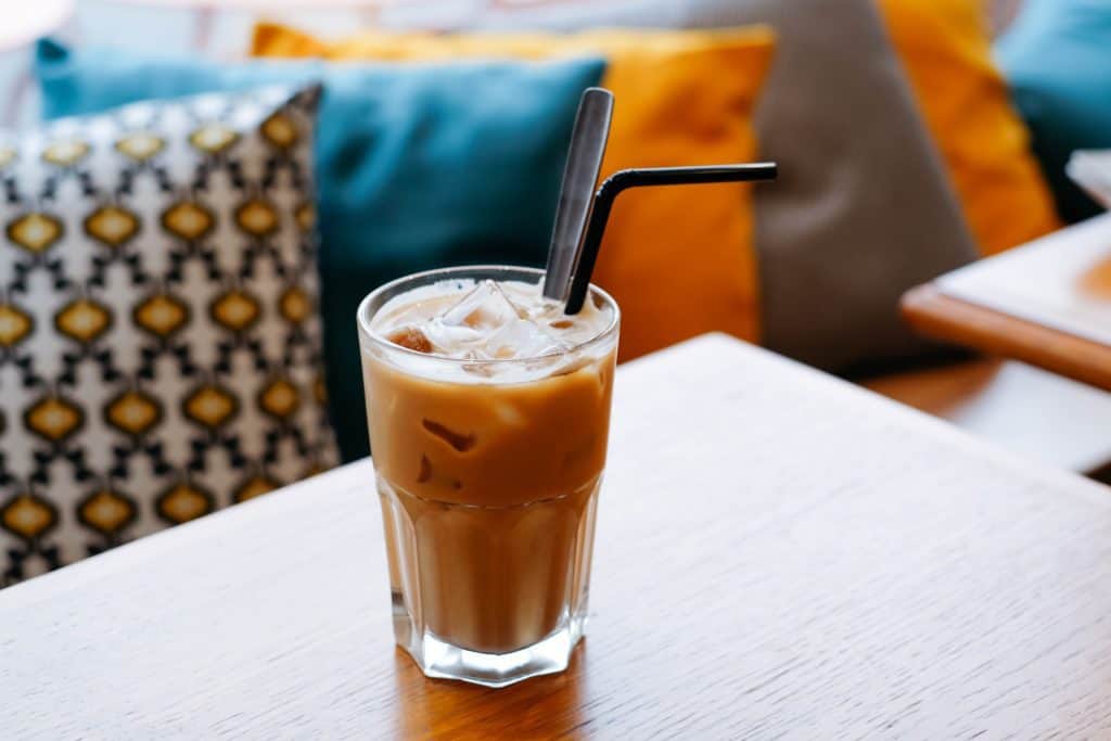 This cup turns hot coffee into iced coffee fast — but without the ice