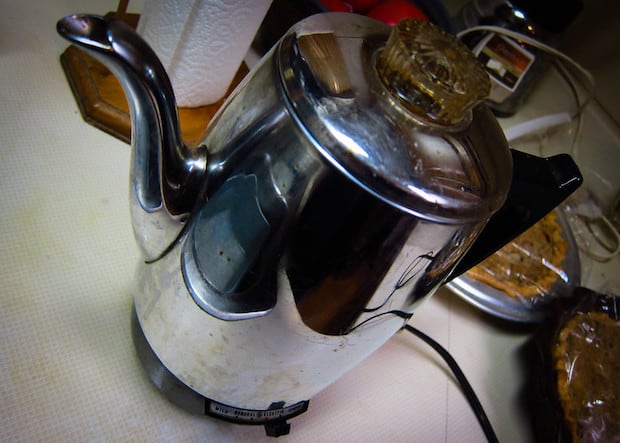 Electric coffee percolator