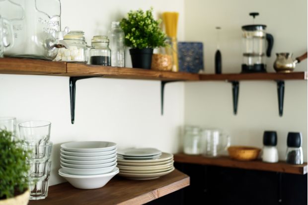 Kitchen shelves with little space for a quiet coffee grinder